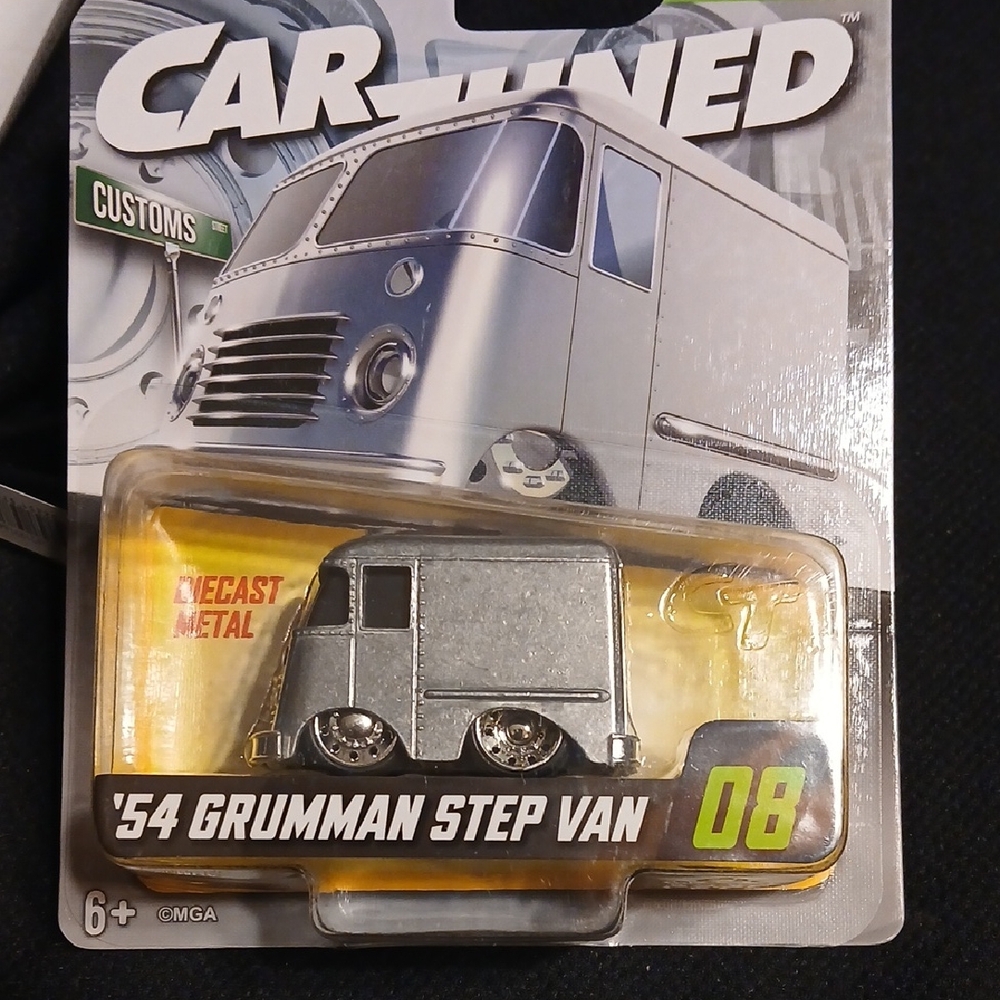 Car Tuned '54 Grumman Step Van Toy - Silver